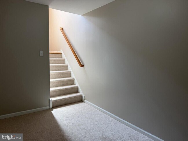 Building Photo - 278 Yorktown Ct