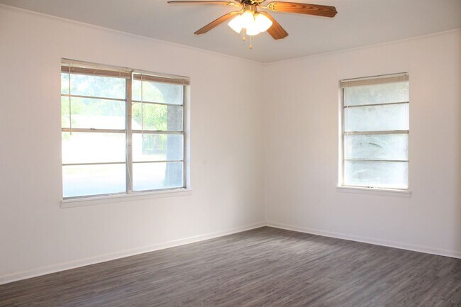 Bedroom 1 - 1260 W Frey St