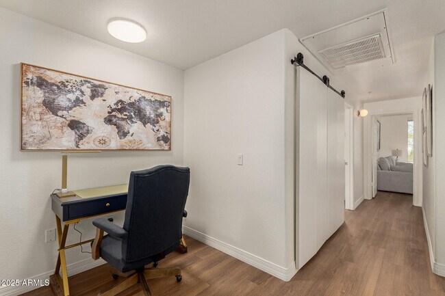 Building Photo - 20100 N 78th Pl