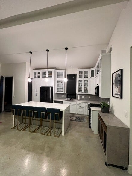 Kitchen - 3003 Birdwood Cir