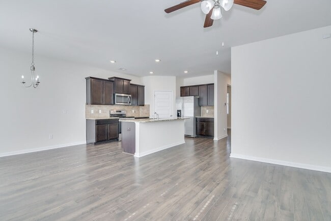 Building Photo - 1115 Sims Dr