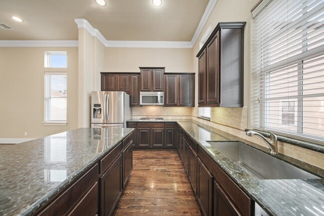 Building Photo - 1250 W 23rd St