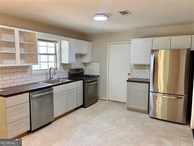 Building Photo - 1055 Autumn Crest Ct
