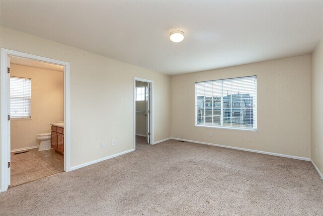 Building Photo - Single Family House for Rent - Claremont Ranch, Colorado