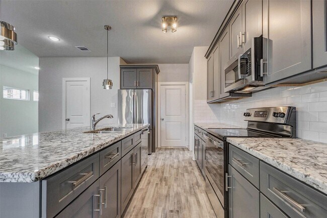 Building Photo - 4677 Bellfort Ave