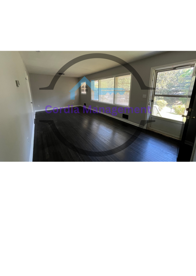 Building Photo - Charming 3 Bedroom Near Downtown.
