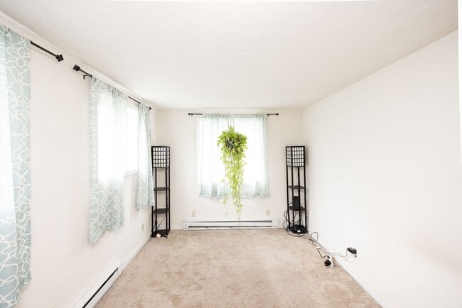 Building Photo - 90 Brightwood Ave