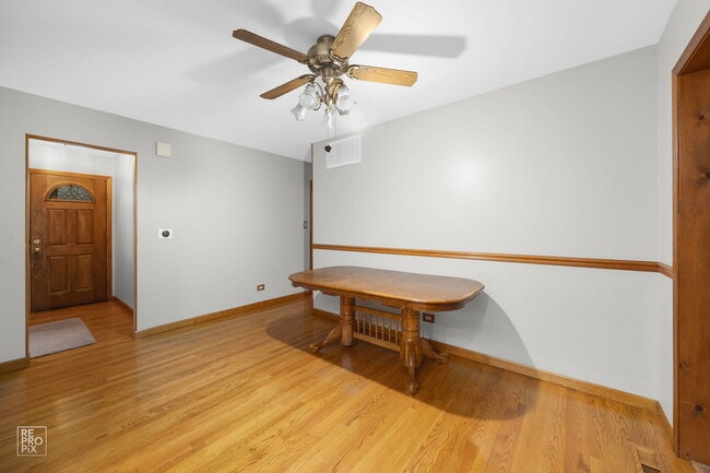 Building Photo - 769 Penrith Ave