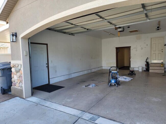 Building Photo - 1273 N 500 W