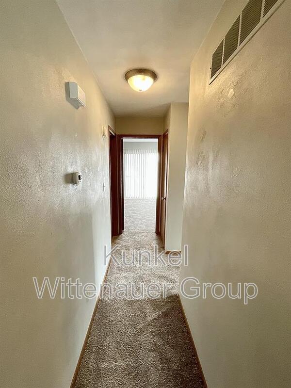 Building Photo - 716 Ganim Dr