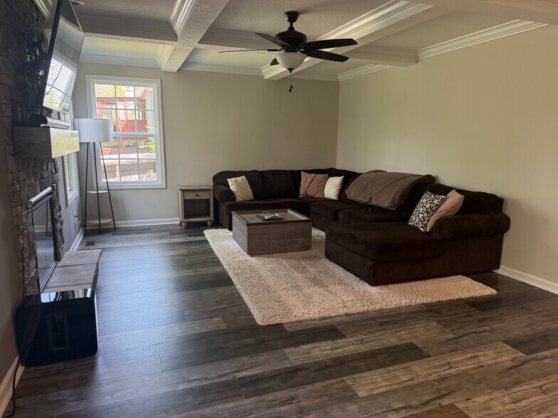 Living Room - 1110 Stonebrook Dr