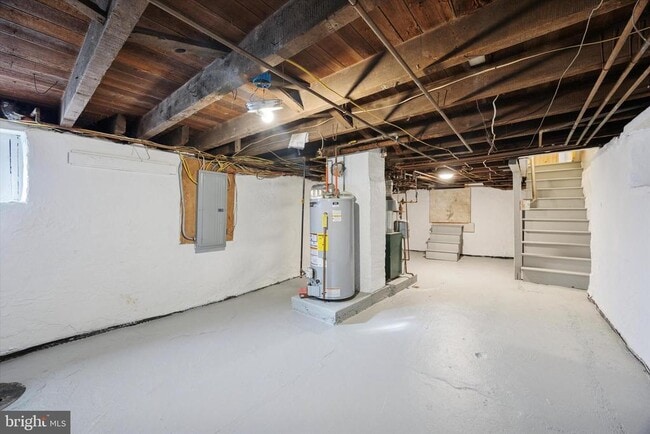 Building Photo - 606 Vernon St