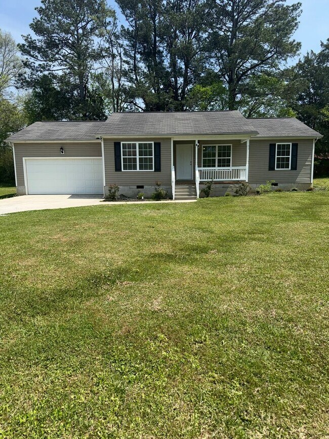 Building Photo - Newly Renovated 3-bedroom, 2 Bath Home with 1 Acre Lot!