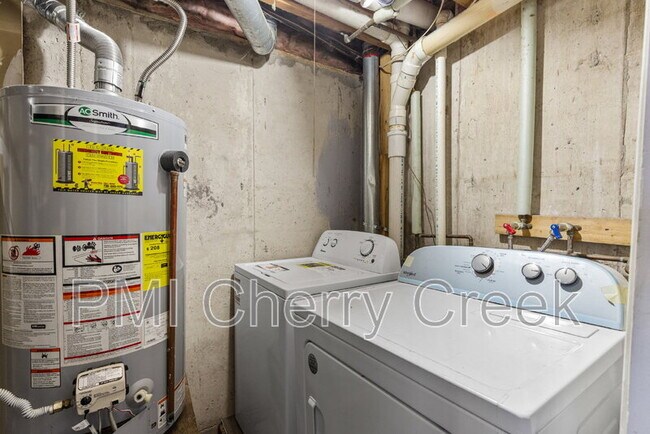 Building Photo - 11634 E Bayaud Dr