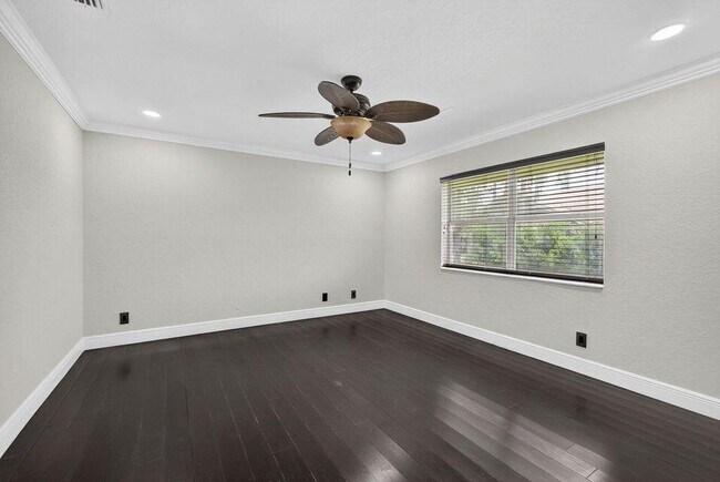 Building Photo - 1295 Longlea Terrace