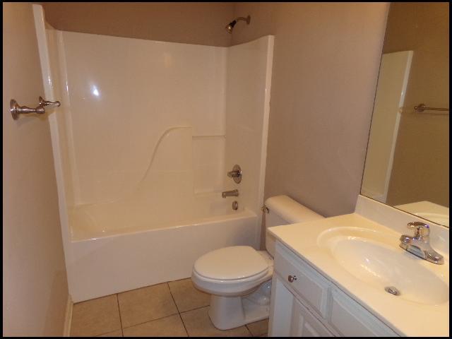 Building Photo - 303 Hidden Meadows Dr