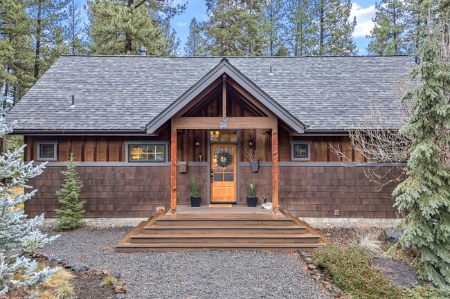 Building Photo - Unfurnished Peaceful River Retreat – Moder...