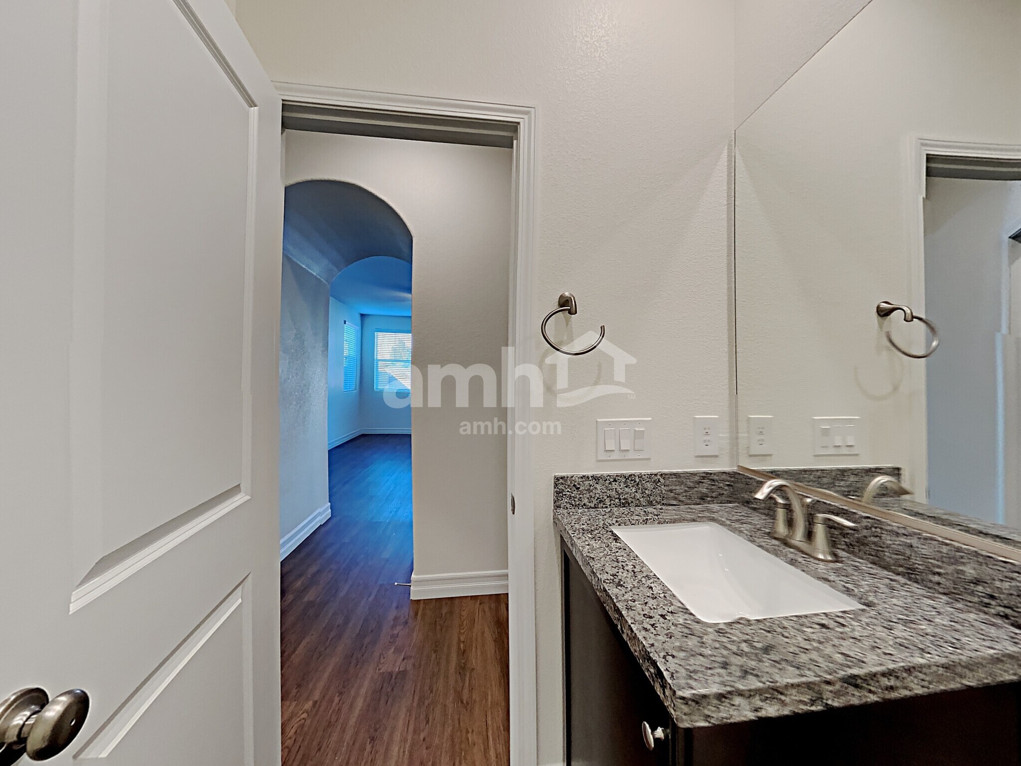 Building Photo - 9875 S Eastern Ave