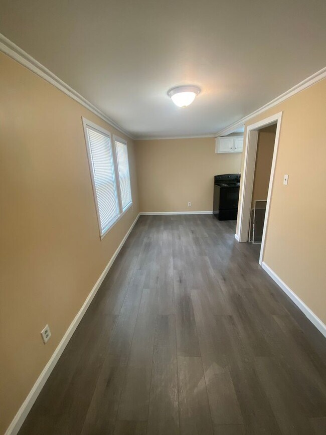 Building Photo - Mobley