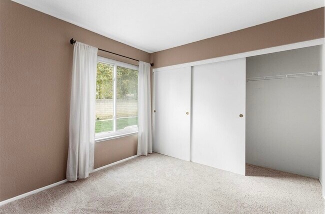 Building Photo - 22931 Springdale Dr