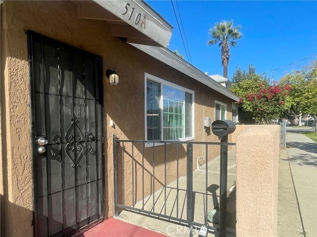 Building Photo - 510 S Vine Ave