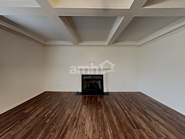 Building Photo - 2036 Farm Pond Wy