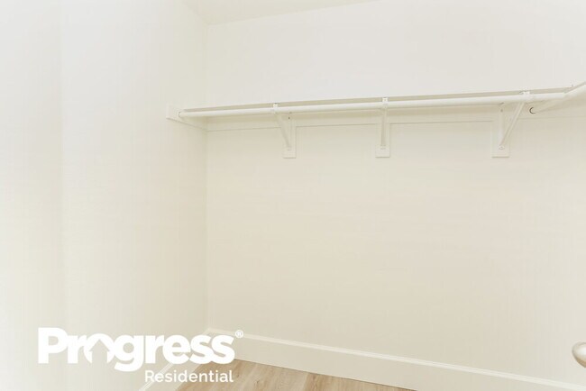 Building Photo - 8913 Trickling Springs Ct