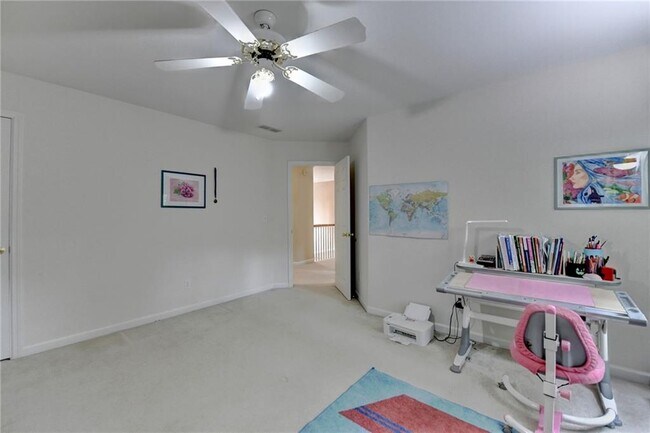 Building Photo - 2172 Woodbriar Dr
