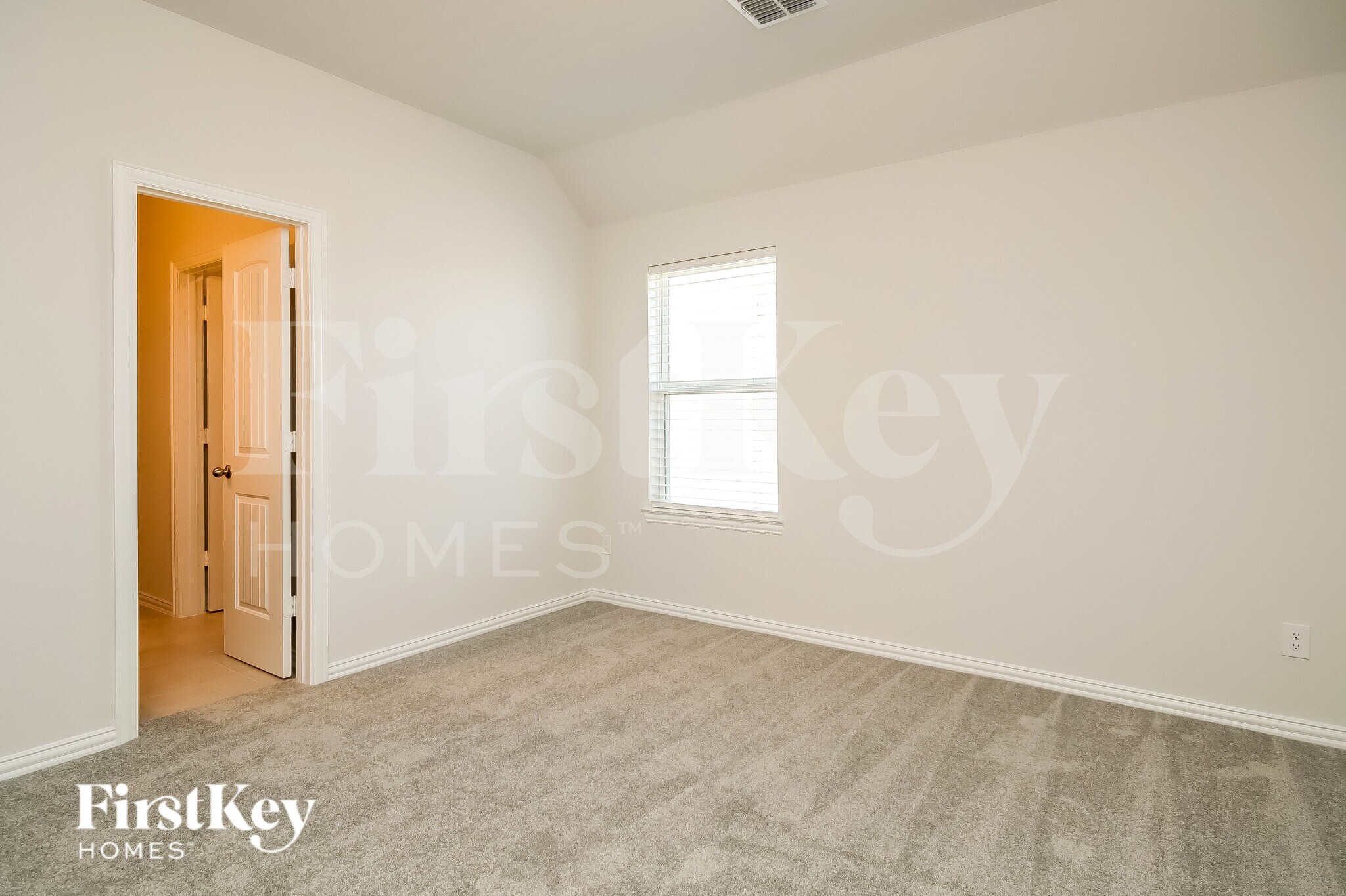 Building Photo - 24323 Huntcliff Dr