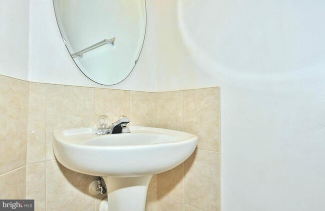 Building Photo - 6414 Lureta Ann Ln