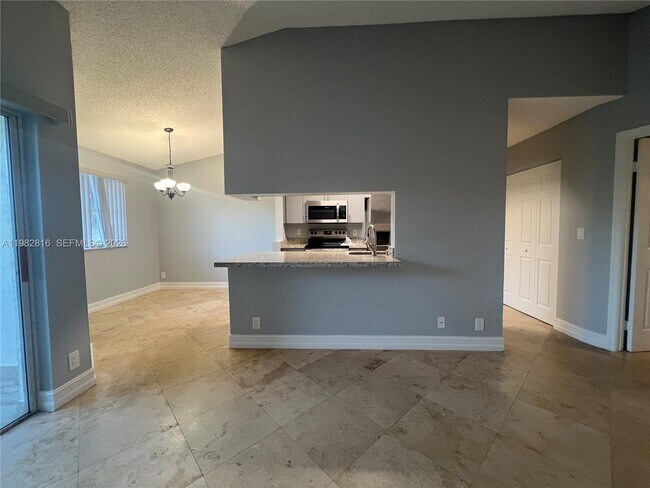 Building Photo - 9777 Westview Dr