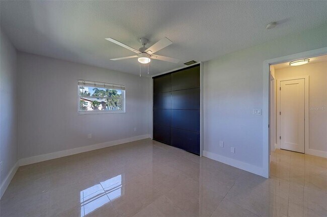 Building Photo - 400 Capri Blvd