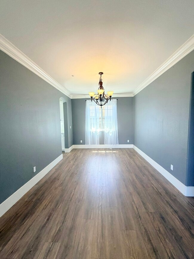 Building Photo - 850 Monterey Ct