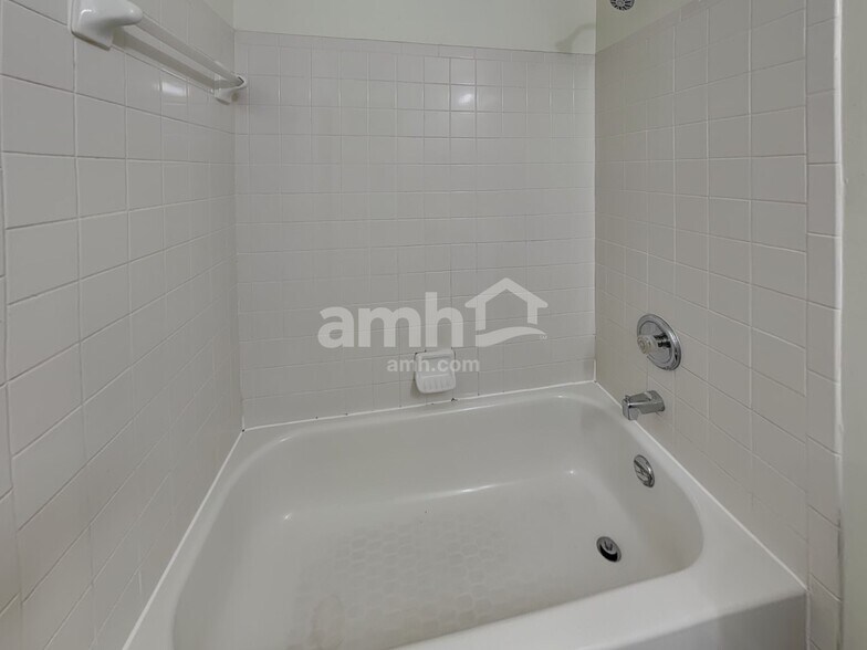 Building Photo - 4763 Asherton Pl NW