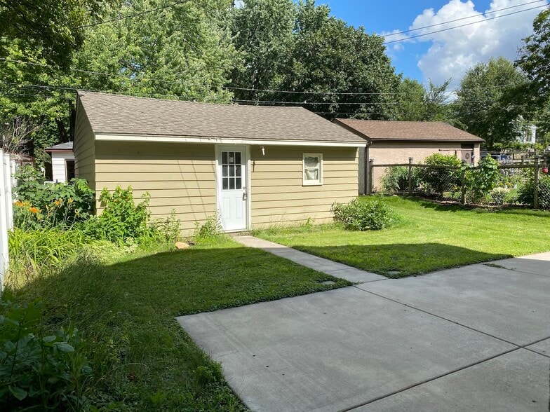 Building Photo - 3107 Hayes St NE