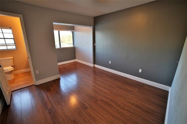 Building Photo - 10260 Turkey Lake Rd