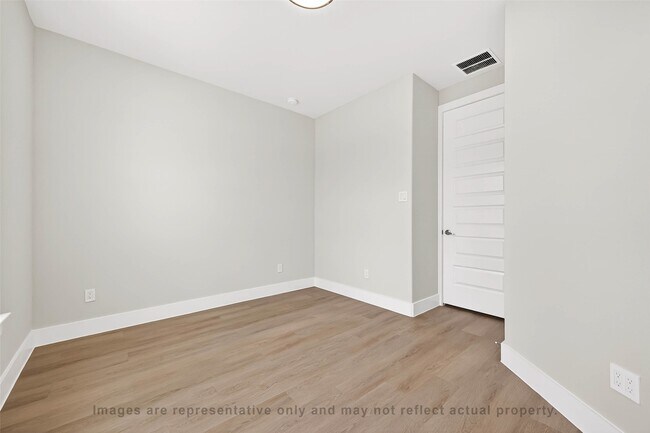 Building Photo - 10719 Mason Rd