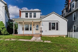 Building Photo - 20 Laurel St