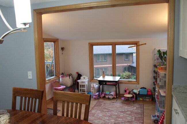 Building Photo - 5039 W Clayton Rd