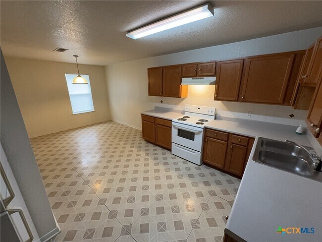 Building Photo - 1407 Dugger Cir