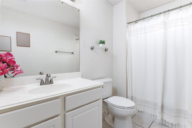 Building Photo - 24718 Crescent Run
