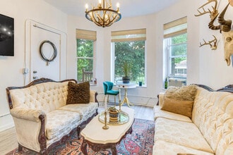 Building Photo - 3252 W Wabansia Ave