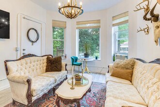 Building Photo - 3254 W Wabansia Ave