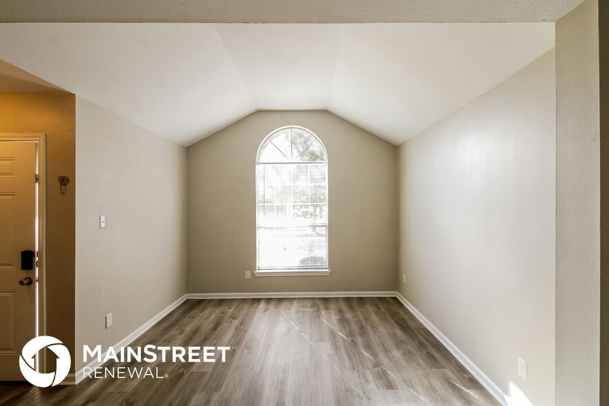 Building Photo - 2910 Fawn Ct