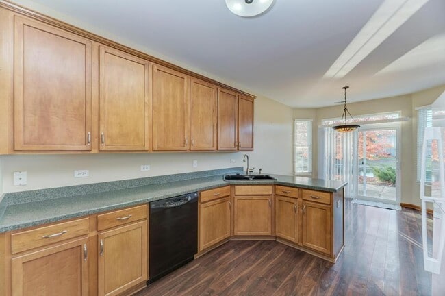 Building Photo - 5130 Freeport Ct