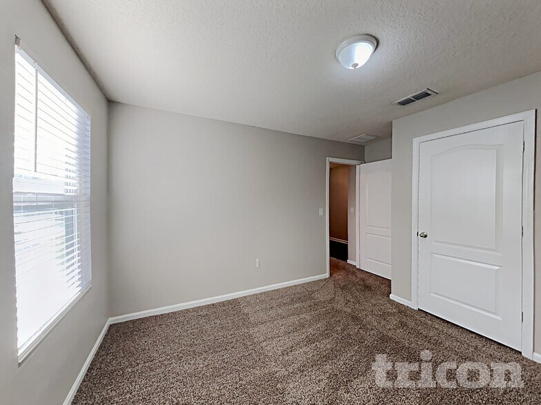 Building Photo - 12043 Sea Grove Pl