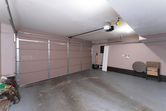 Building Photo - 1625 S Weller St