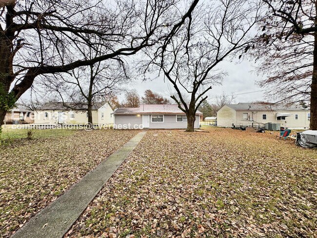 Building Photo - 813 J St NW