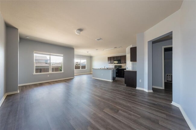 Building Photo - 414 Pentire Way