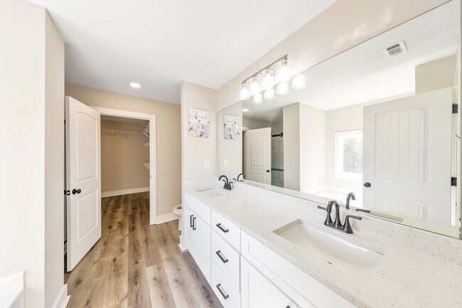 Building Photo - 336 Nobleman Way